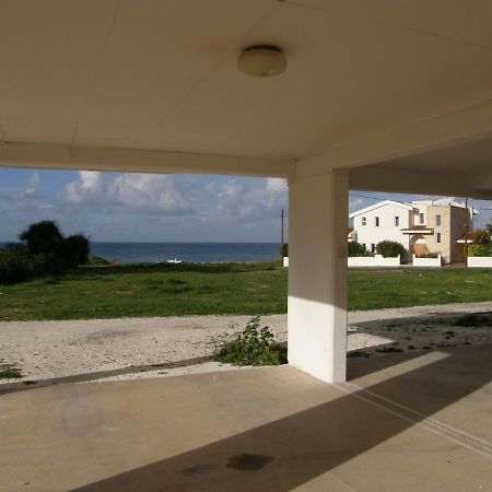 Athena And The Owl Beachside Apt Paphos Exterior foto