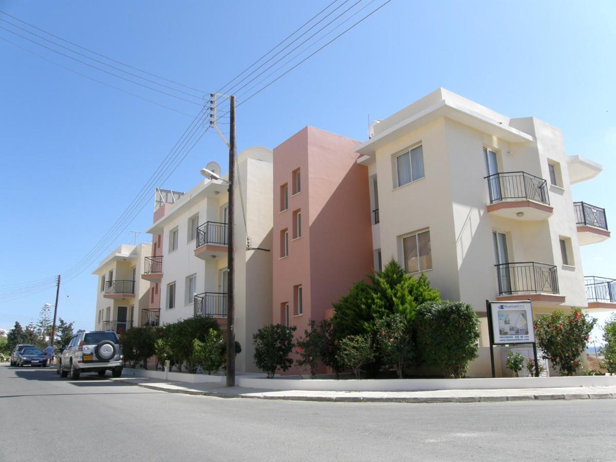 Athena And The Owl Beachside Apt Paphos Exterior foto